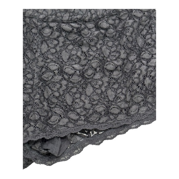 Aritzia Talula black lace shorts Medium - Picture 3 of 5